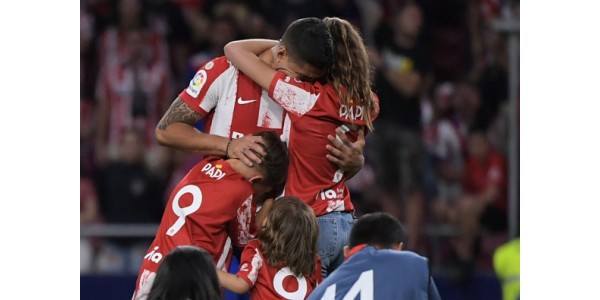 Antoine Griezmann tar med glede farvel til Luis Suárez